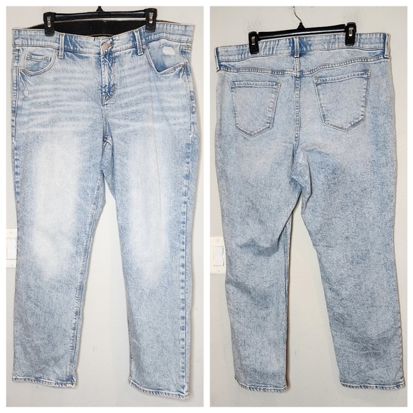 Old Navy lightwash plus Size 18 jeans. Comfort waist. - Picture 1 of 14